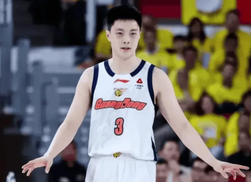 广东G2险胜北京！张皓嘉绝杀，奎因+小胡轰62分，北京全民皆兵！